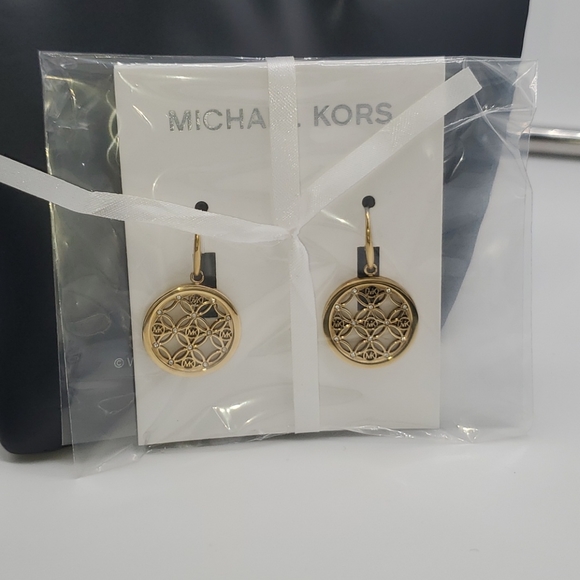 SOLD SANDRA/MICHAEL KORS EARRINGS LOGO FILIGREE. - Picture 11 of 11